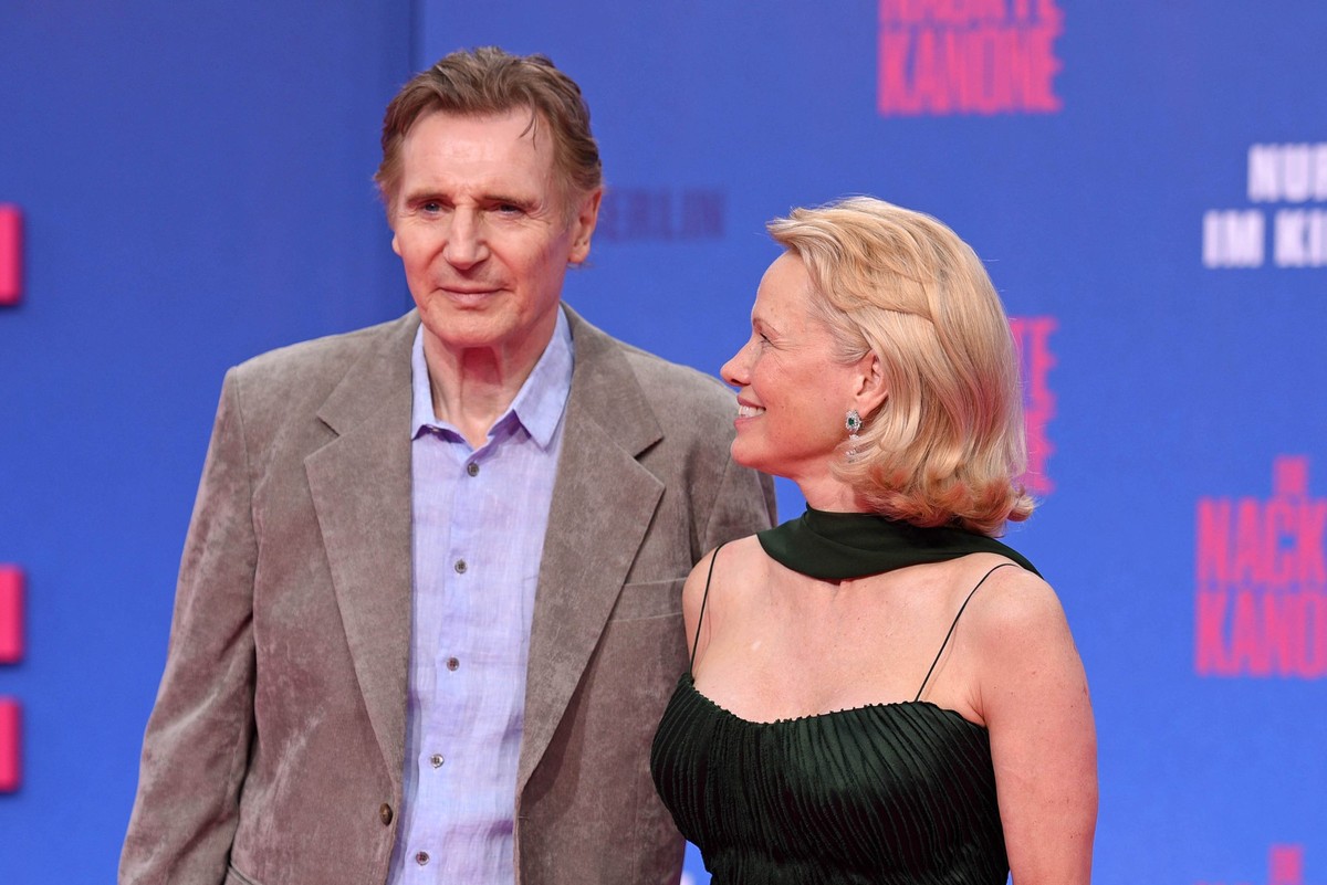 BERLIN, GERMANY - JULY 24: US actress Pamela Anderson and british-irish actor Liam Neeson attend the Berlin premiere of the movie "The Naked Gun" (German Title: Die Nackte Kanone) at UCI Lux ...