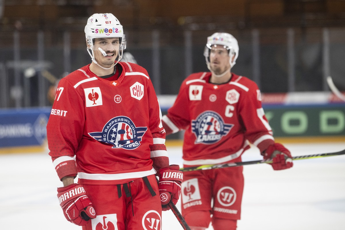 LakersÕ Nathan Vouardoux blickt enttaeuscht im Eishockeyspiel in der Champions Hockey League zwischen den Rapperswil-Jona Lakers und den finnischen Lukko Rauman am Donnerstag, 7. September 2023, in de ...