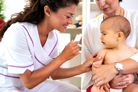 Das «Schwedische Modell» soll neu auch in der Schweiz gelten: Säuglinge werden ab Ende März einmal weniger geimpft.