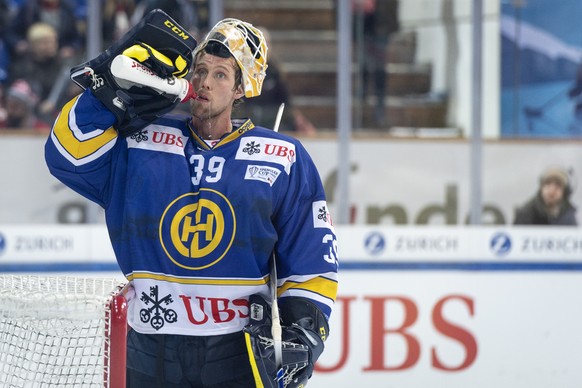 Davos&#039;goalkeeper Anders Lindbaeck during the game between HC Davos and Team Canada, at the 92th Spengler Cup ice hockey tournament in Davos, Switzerland, Wednesday, December 26, 2018. (KEYSTONE/M ...