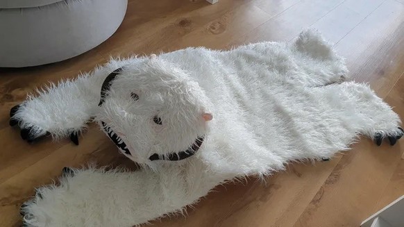 wampa teppich star wars 
https://www.fun.com/star-wars-fur-wampa-rug.html?PCID=52&amp;utm_source=CNET+Media+Group+%28Commerce%29&amp;utm_medium=affiliate&amp;network=CJ&amp;affiliate_id=2774599&amp;li ...