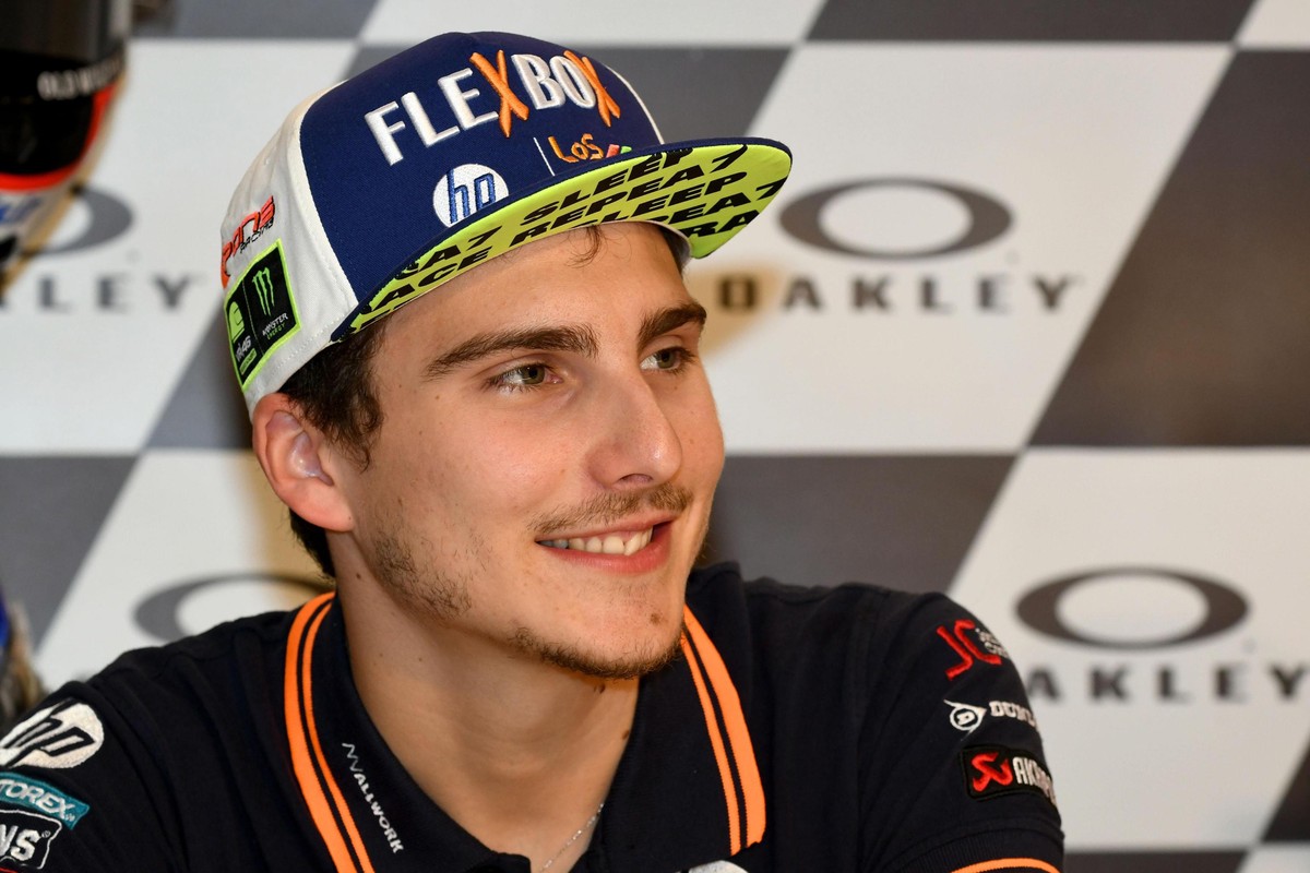 epa07613123 Italian Moto2 rider Lorenzo Baldassarri, of Flexbox HP 40 team attends a press conference of the Motorcycling Grand Prix of Italy at the Mugello circuit in Scarperia, central Italy, 30 May ...