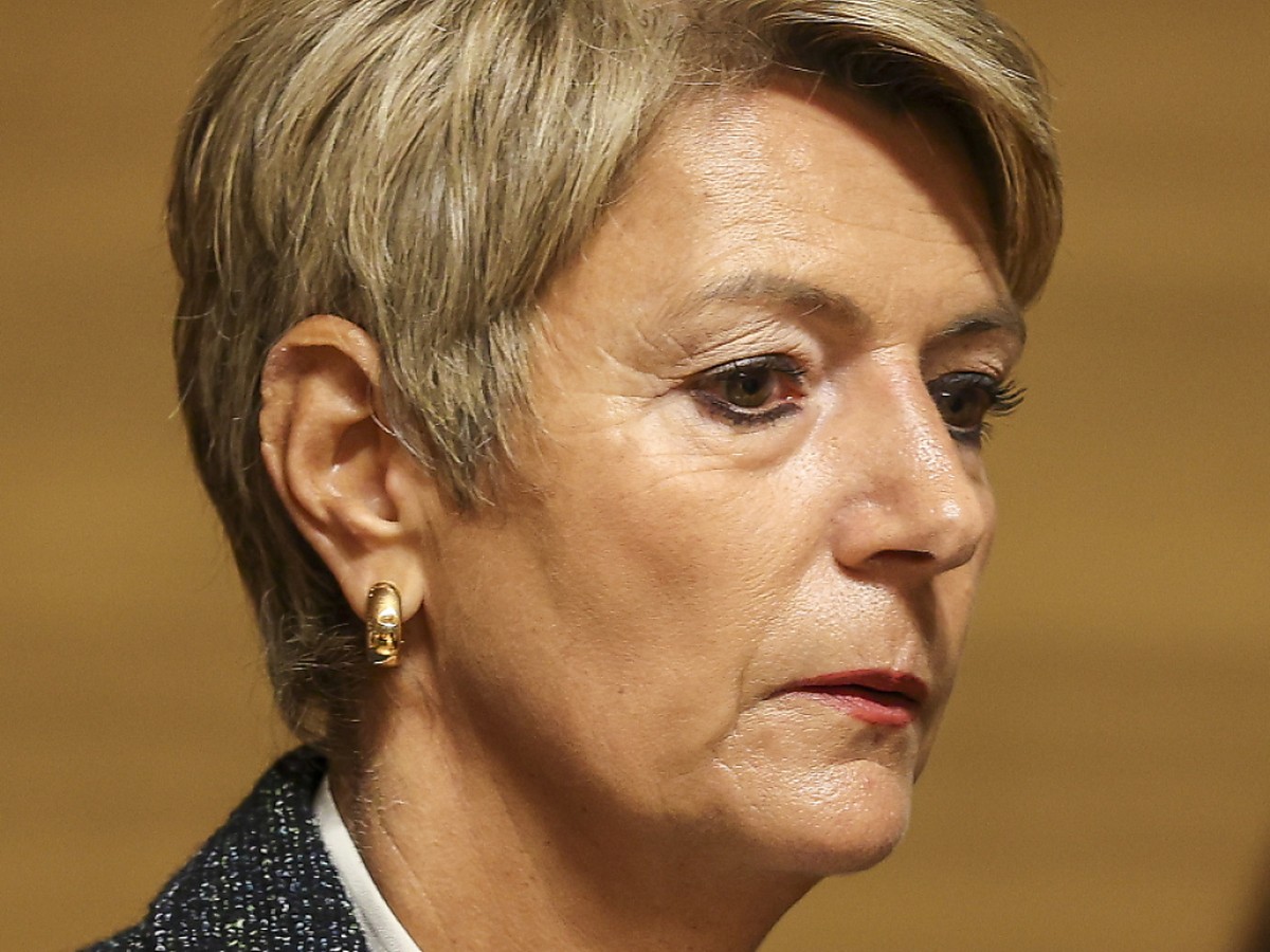 Selon Karin Keller-Sutter, Belgrade a assur� qu'elle r�voquerait d'ici la fin de l'ann�e ses accords sur les visas avec la Tunisie, le Burundi, Cuba et l'Inde. "C'est une ...