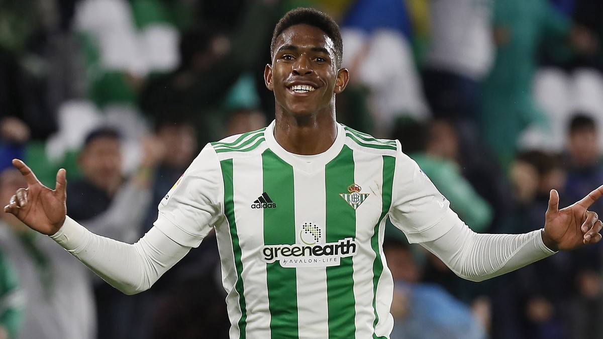 epa06610962 Betis' midfielder Junior Hector Firpo celebrates after scoring a goal against Espanyol during the Primera Division Liga match between Real Betis and Espanyol at Benito Villamarin stad ...