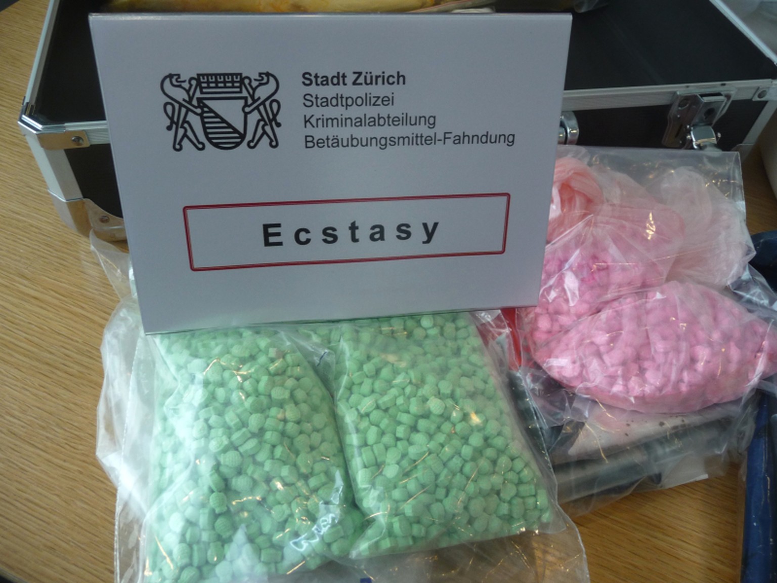 4800 Ecstasy-Tabletten wurden sichergestellt.