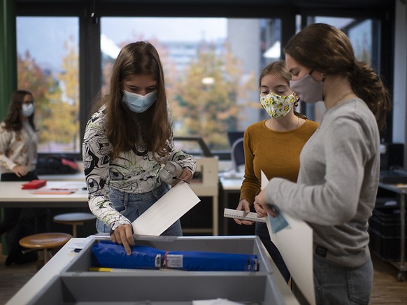 Die Maskenpflicht an den Schulen gilt ab kommender Woche im Kanton Zürich bereits ab der 4. Klasse. (Symbolbild)