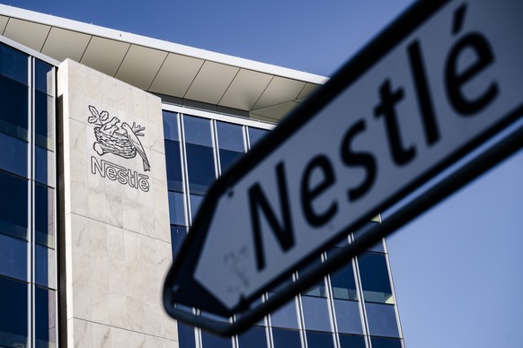 The logo of Swiss food giant Nestle is pictured on the company&#039;s headquarters, in Vevey, Switzerland, Saturday, August 24, 2024. (KEYSTONE/Jean-Christophe Bott) Le logo de lentreprise Nestle est  ...