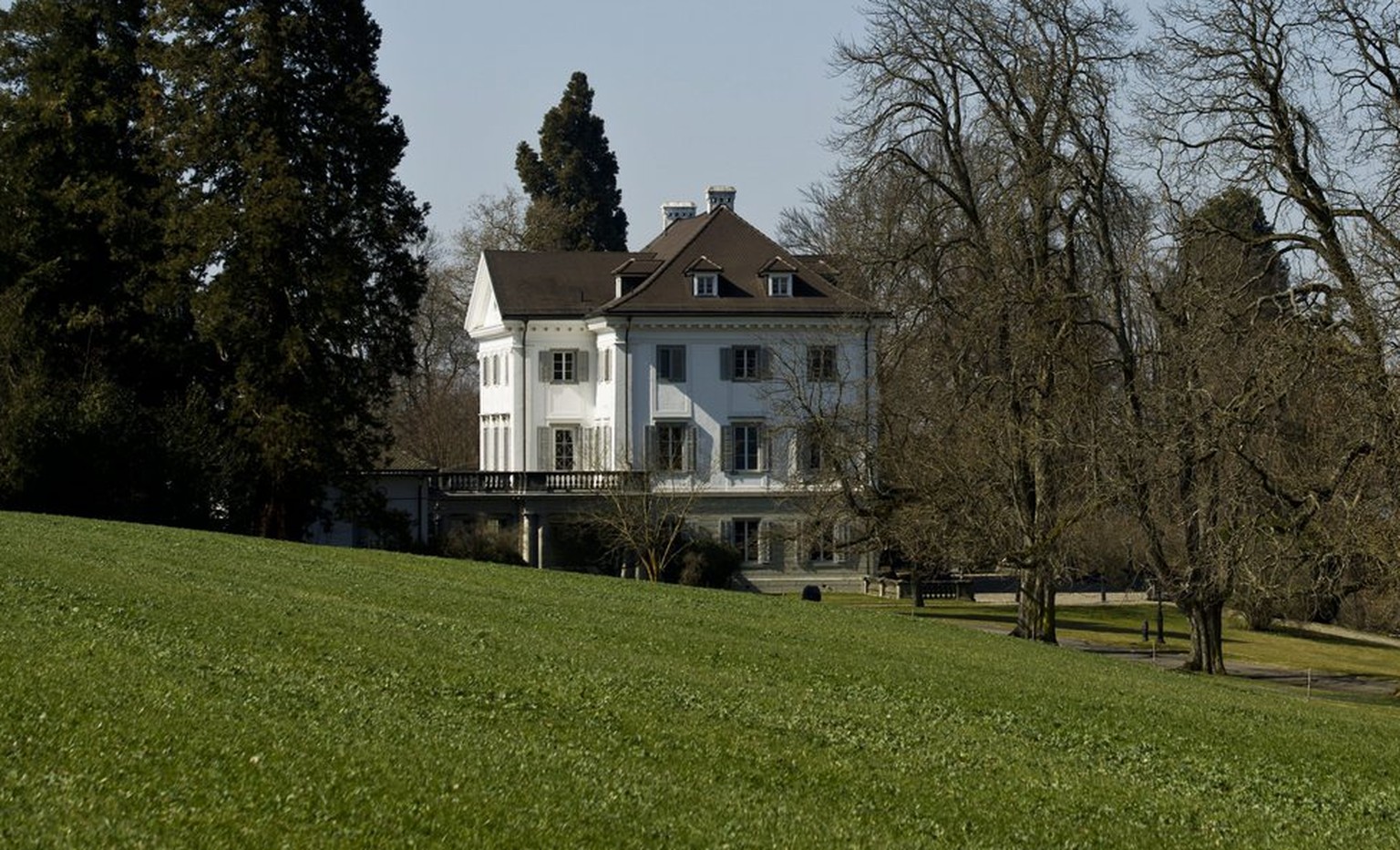 Während des ganzen Strafverfahrens lebte Erb mit seiner Partnerin und den Kindern auf Schloss Eugensberg.