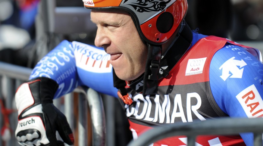 Didier Cuche, of Switzerland, reacts after completing a men&#039;s super-G, at the alpine ski, World Cup finals, in Bormio, Italy, Thursday, March 13, 2008. (AP Photo/Armando Trovati)