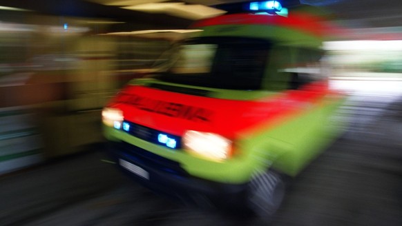 Die fünf Familienmitglieder wurden von der Unfallstelle am Schluchsee (D) in mehrere umliegende Spitäler gebracht. (Symbolbild)