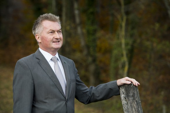 Pascal Dessauges, Prefet du district du Gros-de-Vaud et candidat a la candidature de l&#039;UDC Vaud pour le Conseil d&#039;Etat vaudois, pose pour le photographe ce mercredi 16 novembre 2016 a Pentha ...