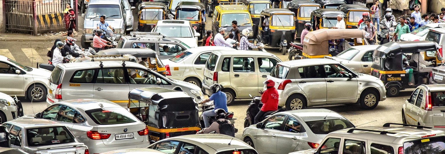 Eine Strasse in Mumbai. Geht doch.