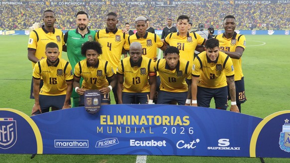 epa13012555 (FILE) - Players from Ecuador pose for the team picture before the 2026 World Cup qualifying match between Ecuador and Argentina at the Monumental Stadium Banco Pichincha in Guayaquil, Ecu ...