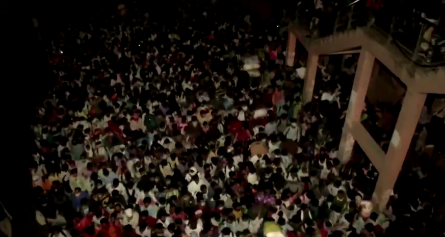 Massenflucht in Indien nach dem Lockdown.