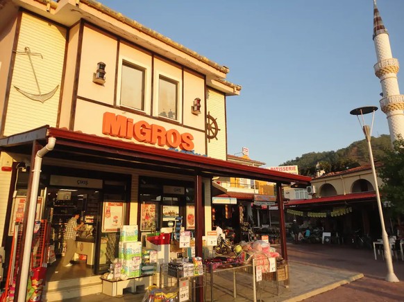 Kommt jetzt der grosse Boom?\nLieber Löpfe, der Flügelschlag des Helikoptergeldes der Amis löst noch lange keinen Boom bei der Migros aus.
https://www.youtube.com/watch?v=HnKfdDkbMno