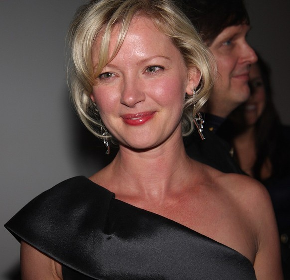 Gretchen Mol
https://en.wikipedia.org/wiki/Gretchen_Mol#/media/File:GretchenMolJun09.jpg