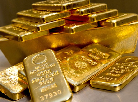 Der Goldpreis ist wieder gestiegen: Goldbarren bei einem Münchner Goldhändler (Archivbild).
