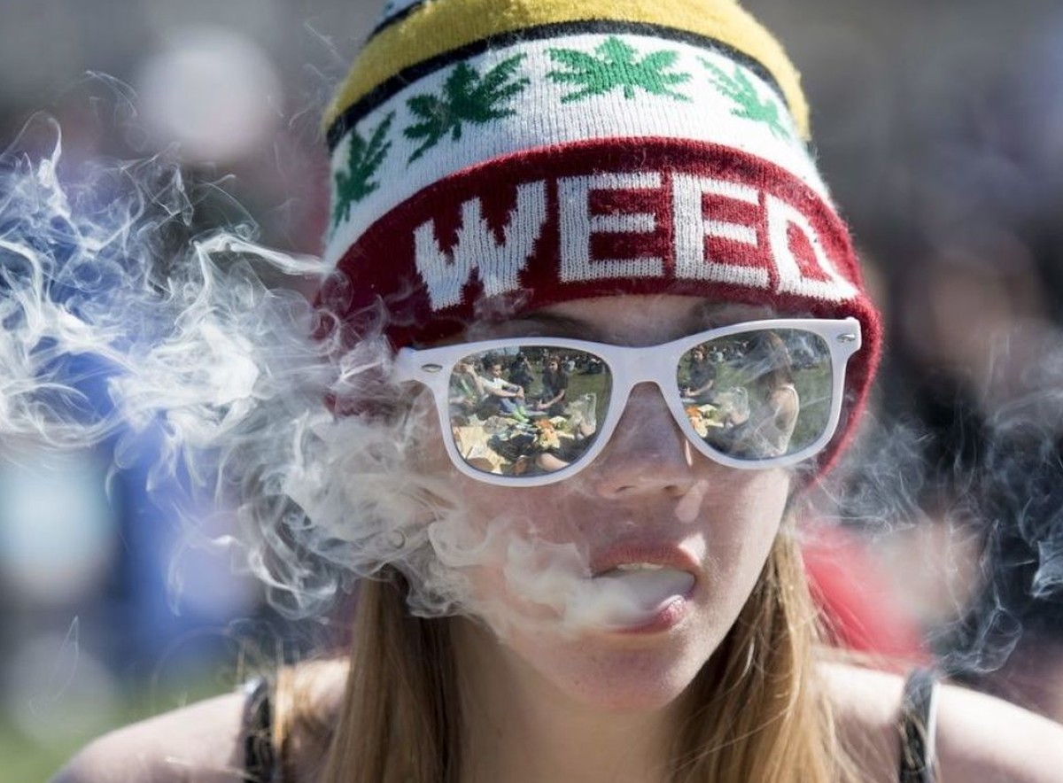 Psychoaktives THC aus Marihuana hilft Senioren gegen chronische Schmerzen. Zu kiffen brauchen sie aber nicht: Medikamente wie Dronabinol liefern denselben Effekt. (Symbolbild)
