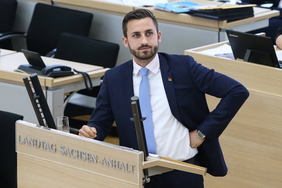 Ulrich Siegmund (AfD,Sachsen Anhalt) - Landtagssitzung im Landtag von Sachsen Anhalt - Fotografiert am 06.04.2017

Ulrich Siegmund AFD Saxony Anhalt Land parliament session in Landtag from Saxony An ...