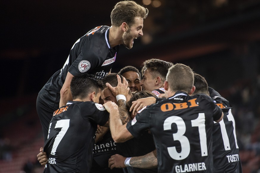 Die Thuner jubeln zum 2:0 Tor im Fussball Meisterschaftsspiel der Super League zwischen dem Grasshopper Club Zuerich und dem FC Thun im Letzigrund, am Dienstag, 25. September 2018 in Zuerich. (KEYSTON ...