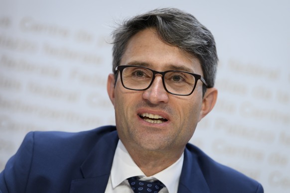 Lukas Engelberger, Regierungsrat und Praesident der Konferenz der kantonalen Gesundheitsdirektorinnen und -direktoren (GDK), spricht waehrend einer Medienkonferenz nach einem Austausch mit Bundesrat A ...