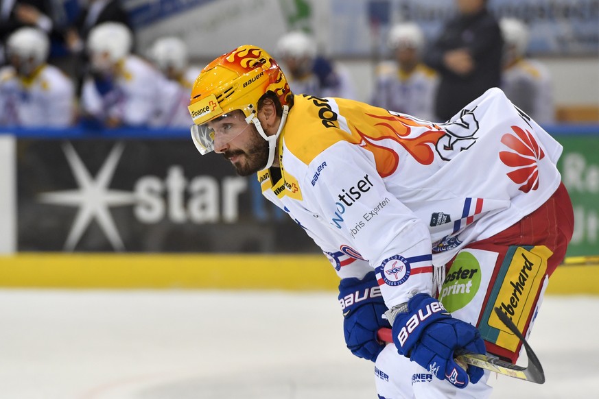 Klotens Denis Hollenstein, beim Eishockey-Qualifikationsspiel der National League A zwischen dem HC Davos und dem EHC Kloten, am Freitag, 20. Oktober 2017, in der Vaillant Arena in Davos. (PPR/Gian Eh ...