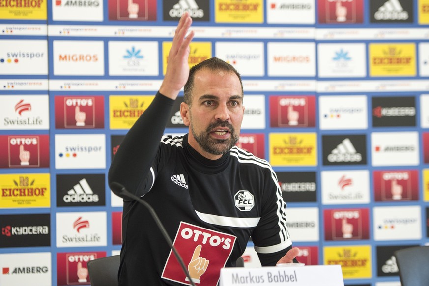 Markus Babbel, neuer Cheftrainer des FC Luzern, an der Medienkonferenz vor dem Heimspiel am Sonntag gegen Vaduz, in der Swisspor Arena in Luzern am Freitag, 17. Oktober 2014. (KEYSTONE/Sigi Tischler)