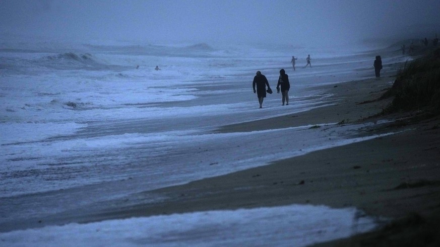 Hurricane Nicole Makes Landing in Florida, Weakening Withdrawal From Kherson: Putin’s House of Cards Collapses