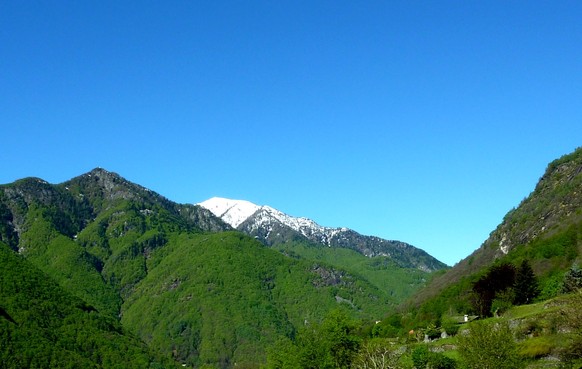 Schnee im April! Und wir so
Was heisst hier Schnee? So sieht es heute in der Schweiz aus! O.K. im Tessin, aber ist ja auch Schweiz. ;-)