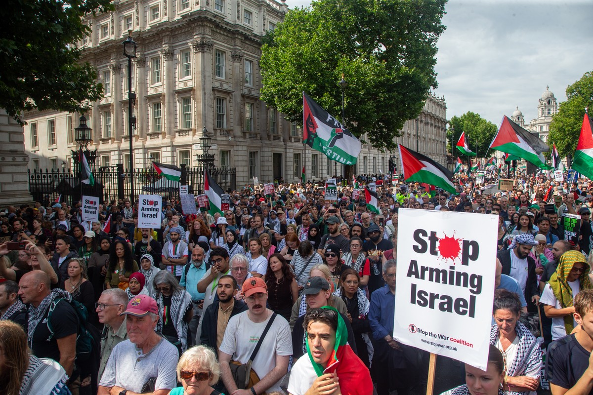 epa12247704 Pro Palestine protesters take part in the 'National March for Palestine' in London, Britain, 19 July 2025. The protest calls for an arms embargo and sanctions on Israel from the  ...
