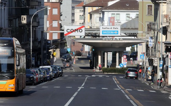 epa08277956 A view of the customs control at the Ponte Chiasso border crossing on the Italian-Swiss border in Como, northern Italy, 08 March 2020. According to Italian state news agency ANSA, border p ...