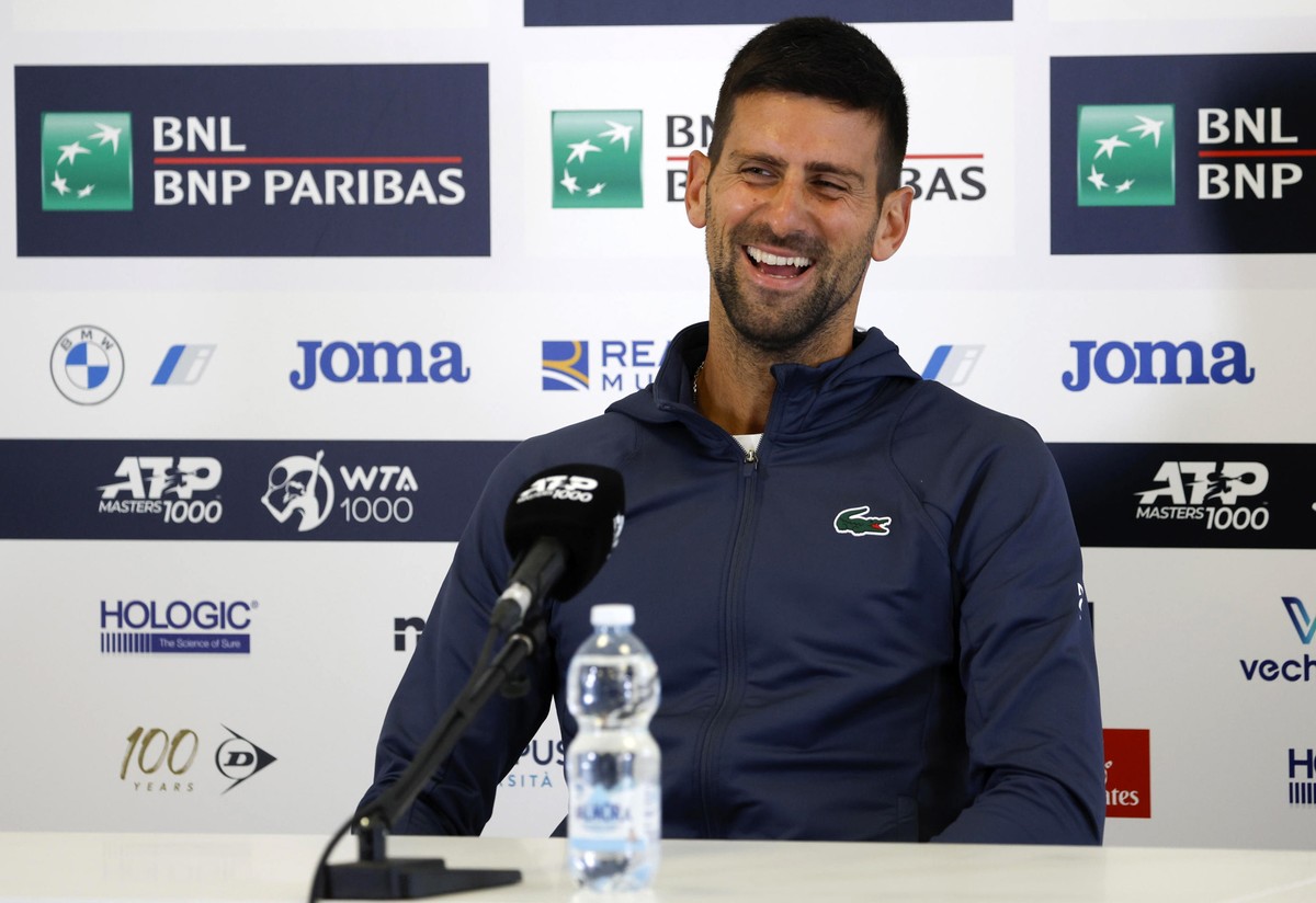 epa10621415 Novak Djokovic of Serbia during a press conference at the Italian Open tennis tournament in Rome, Italy, 11 May 2023. EPA/FABIO FRUSTACI