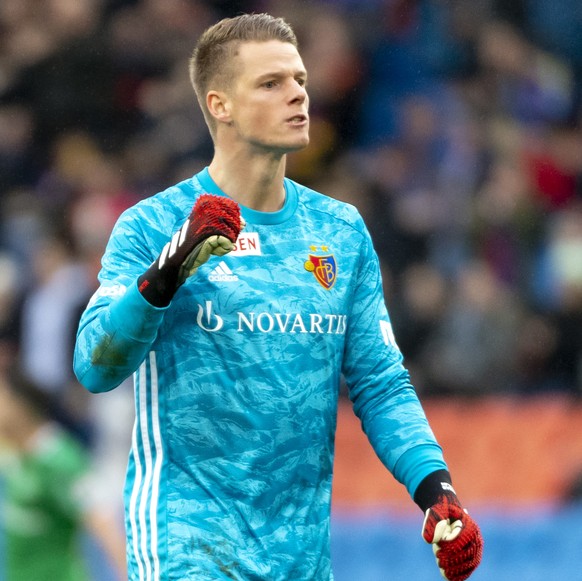 Basels Torhueter Jonas Omlin jubelt nach dem 1:0 im Fussball Meisterschaftsspiel der Super League zwischen dem FC Basel 1893 und dem FC St. Gallen 1879 im Stadion St. Jakob-Park in Basel, am Sonntag,  ...