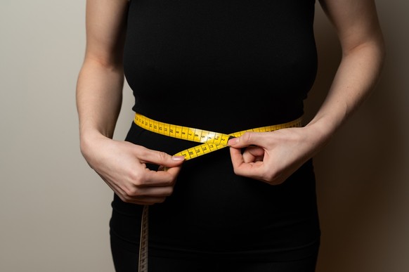 Bei Frauen nach der Menopause ist die Sterblichkeit abhängig vom Taillenumfang.