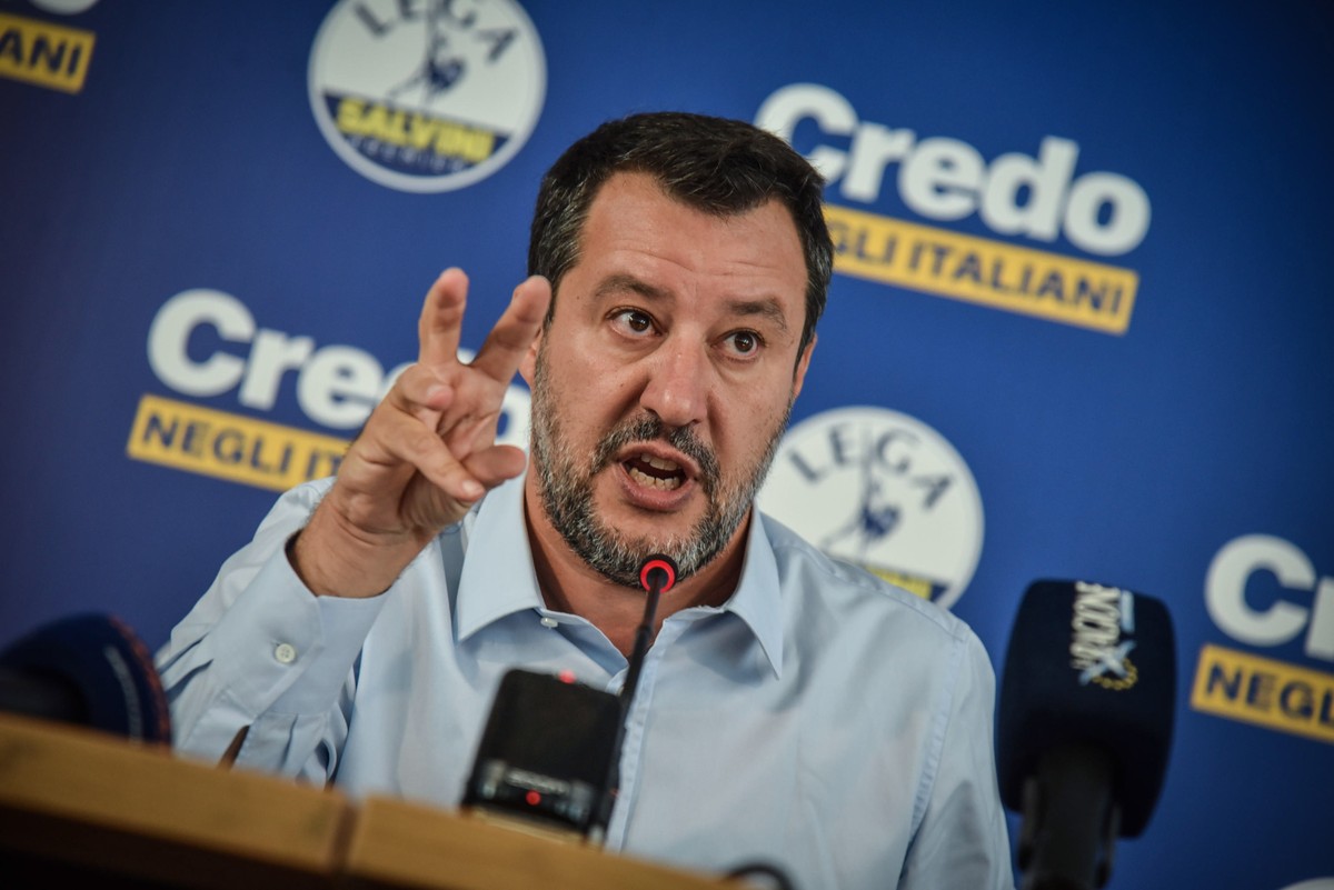epa10207367 Matteo Salvini, the Secretary of the Italy League pary, speaks during a press conference in the headquarters of the party in Bellerio street, Milan, 26 September 2022. 'A phase of reo ...