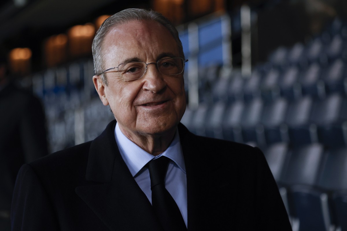 epa09756725 Real Madrid's president Florentino Perez attends a training session at the Parc des Princes stadium in Paris, France, 14 February 2022. PSG will play Real Madrid on 15 February 2022, ...