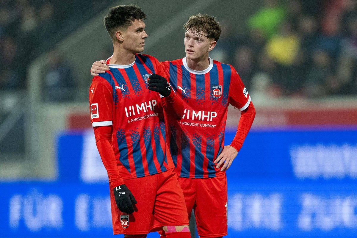 Mathias Honsak FC Heidenheim, 17, Paul Wanner FC Heidenheim, 10, GER, FC Heidenheim vs. VFL Wolfsburg, Fussball, Bundesliga, 10. Spieltag, Spielzeit 2024/2025, 09.11.2024, DFB/DFL REGULATIONS PROHIBIT ...