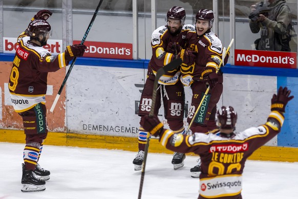 Les joueurs genevois laissent eclater leur joie, lors du match du championnat suisse de hockey sur glace de National League entre Geneve-Servette HC, GSHC, et EHC Biel-Bienne, EHCB, ce samedi 25 octob ...