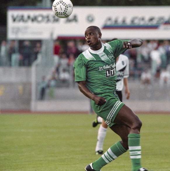 The new player of FC St. Gallen, the South African national player Phil Masinga, in action ball during the National League A match between FC Lugano and FC St. Gallen on 10 July 1996 in Lugano. The ga ...