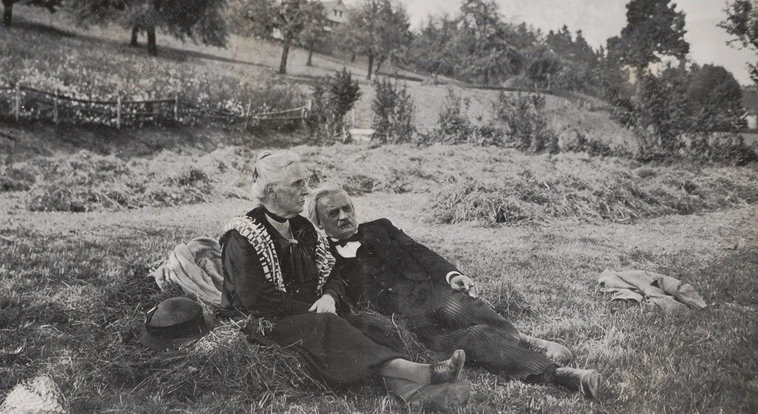 Lydia und Gustav Gull blieben 57 Jahre lang verheiratet. Das Bild stammt vermutlich aus dem Jahr 1938.
https://archiv.gta.arch.ethz.ch/de/bestaende/gustav-gull