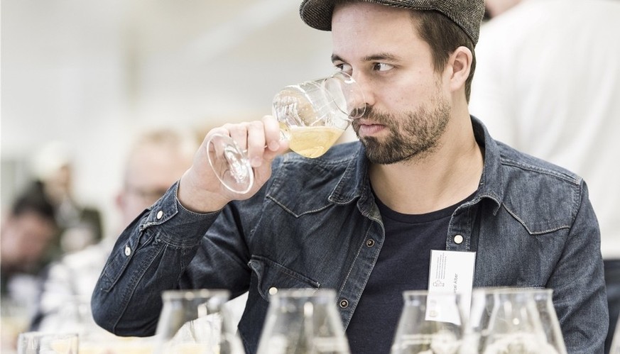 An der Schweizer Meisterschaft der Bier-Sommeliers holte sich Marcel Alber den zweiten Rang.