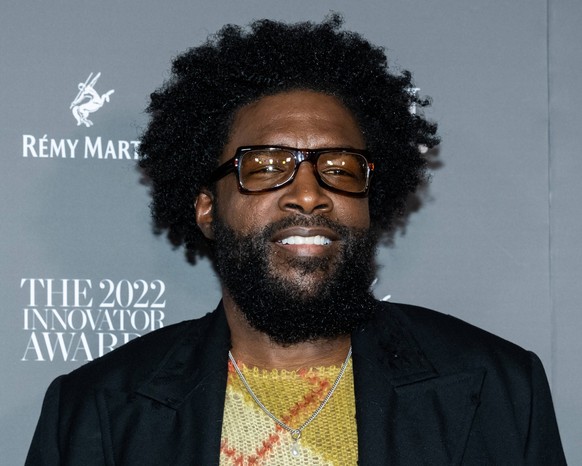 Questlove arrives on the red carpet for the WSJ. Magazine Innovator Awards at the Museum of Modern Art in New York City on Wednesday, November 2, 2022. 1 NYP20221102512 GabrielexHoltermann
