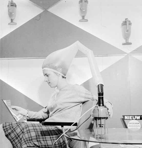 Ein Staubsauger als Föhn, 1962.