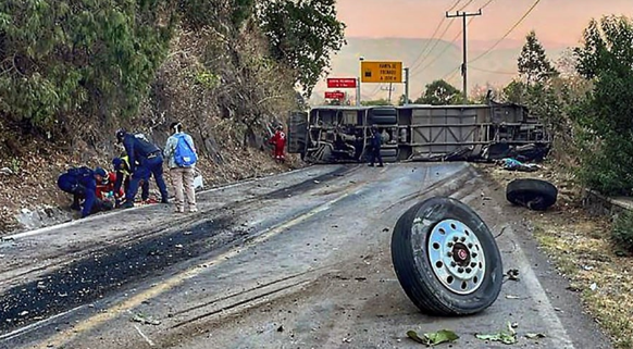 14 muertos en accidente de autobús en México