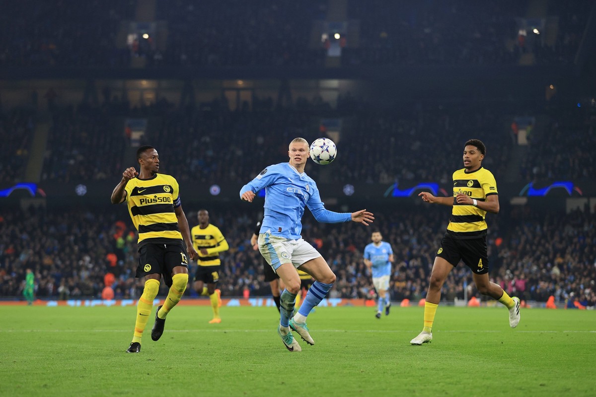 Football - UEFA Champions League - Group G - Manchester City v BSC Young Boys 7th November 2023 - UEFA Champions League - Group G - Manchester City v BSC Young Boys - Erling Haaland of Manchester City ...