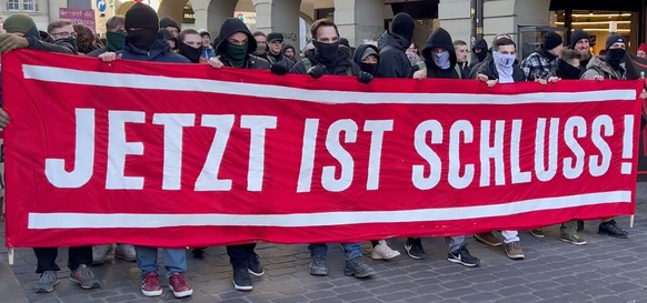 An der Corona-Demonstration vom 22. Februar 2022 übernahm die Junge Tat die Spitze des Protestzugs.