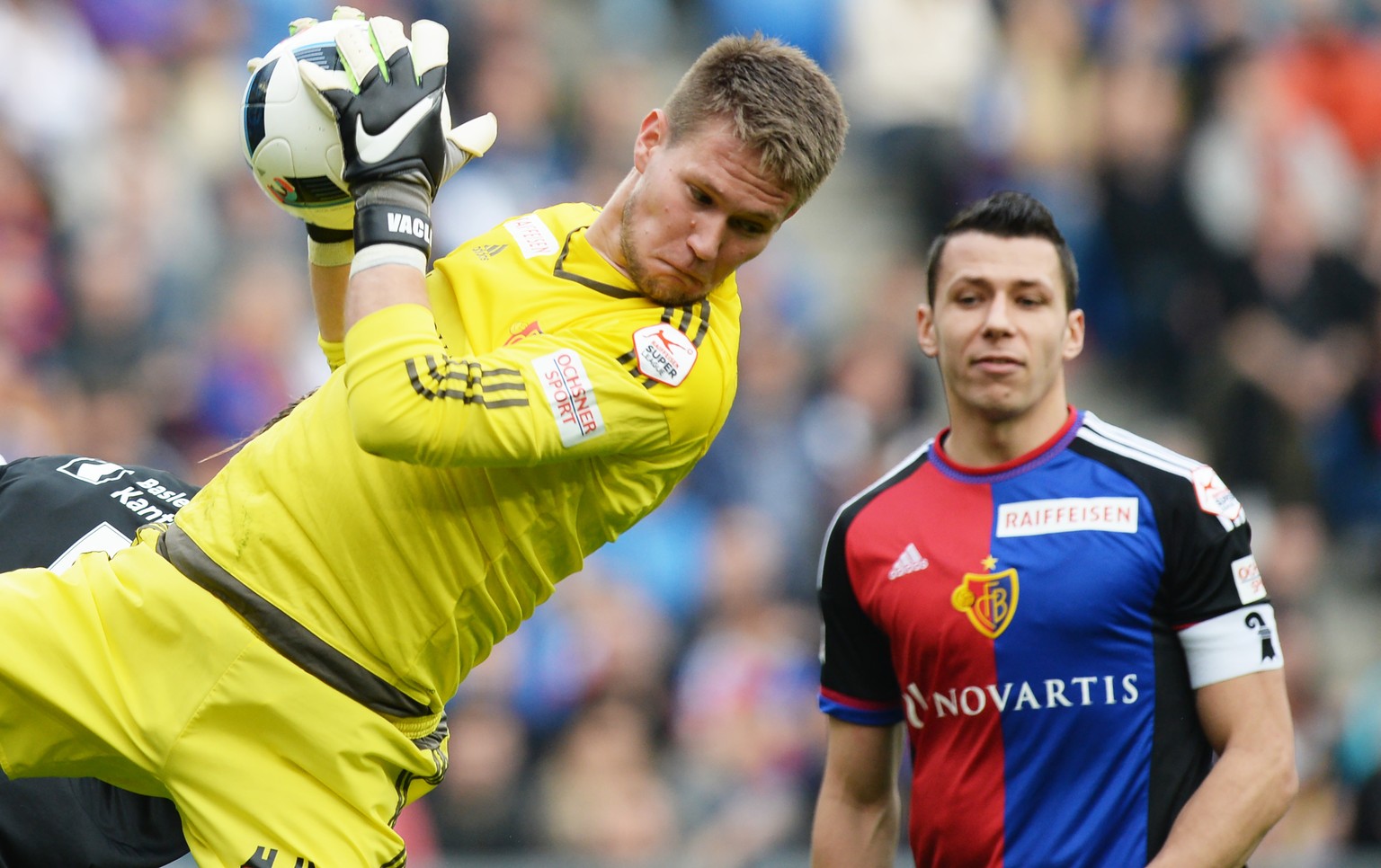 03.04.2016; Basel; Fussball Super League - FC Basel - BSC Young Boys; Tomas Vaclik und Marek Suchy (Basel)
(Steffen Schmidt/freshfocus)