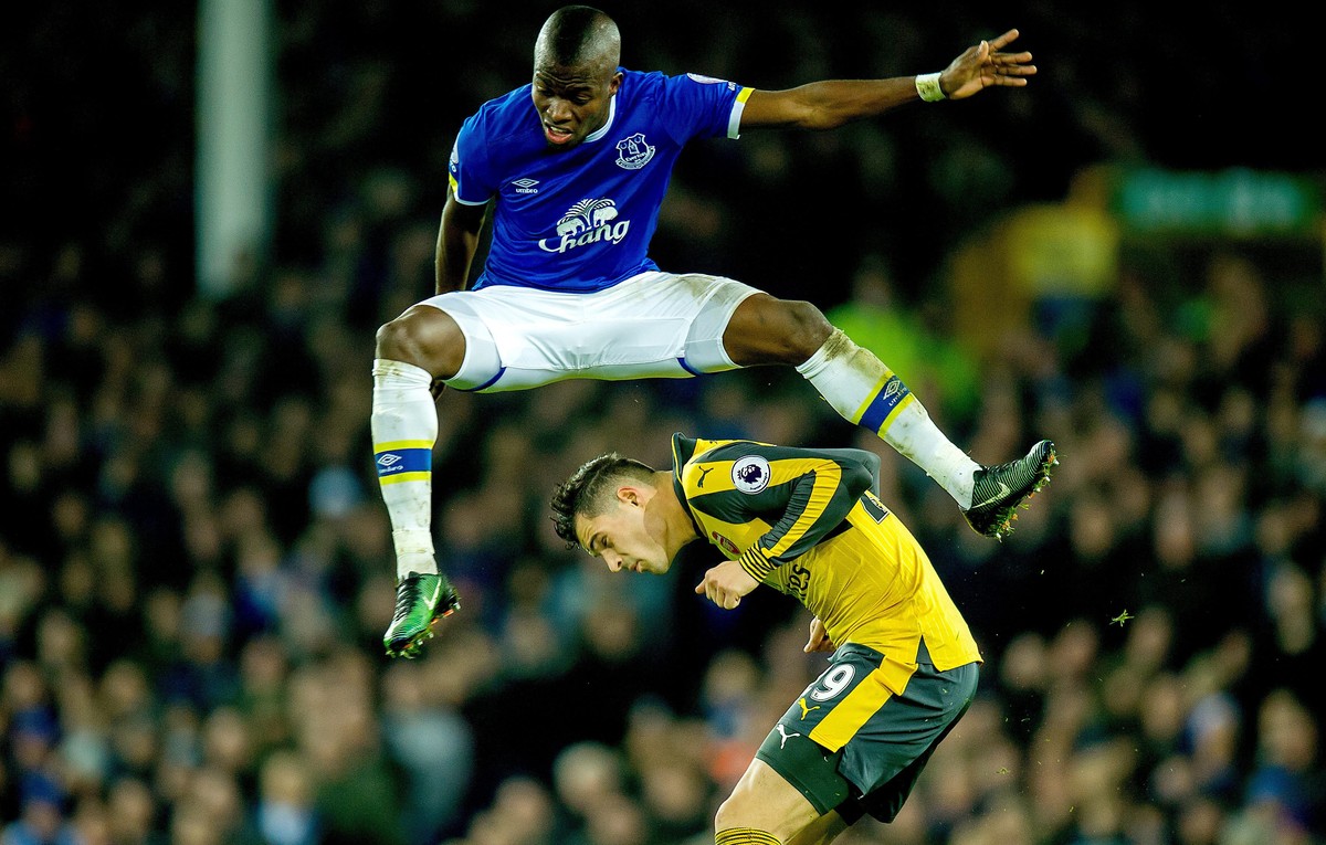 epa05674505 Everton’s Idrissa Gueye (L) in action with Arsenal's Granit Xhaka (R) during the English Premier League soccer match between Everton and Arenal held at Goodison Park, Liverpool, Brita ...