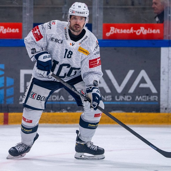 Basel, Switzerland, 17.10.2025 Evgueni Chiriayev Chaux-de-fonds during the Sky Swiss League - EHC Basel v HC La Chaux-de-fonds Basel, 17.10.2025 Pavo-Fotografie / SPP PUBLICATIONxNOTxINxBRAxMEX Copyri ...