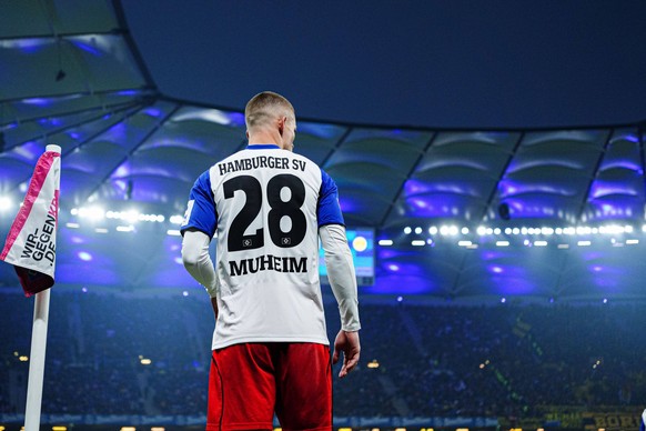 Miro Muheim Hamburger SV, 28 GER, Hamburger SV vs. Borussia Dortmund, Fussball, 1. Bundesliga, Spieltag 10, Saison 2025/2026, 08.11.2025 DFL REGULATIONS PROHIBIT ANY USE OF PHOTOGRAPHS AS IMAGE SEQUEN ...